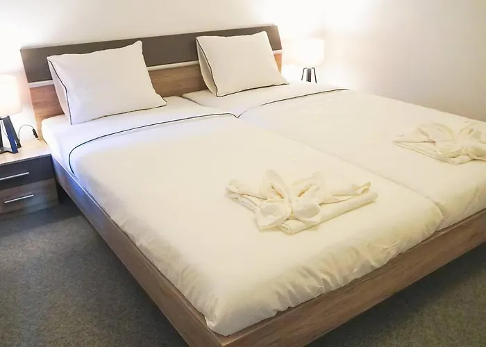 Nel Centro Di Vicino A Piazza Grande 아파트