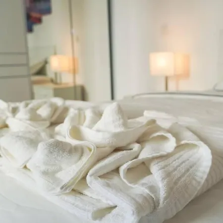 Nel Centro Di Vicino A Piazza Grande Locarno