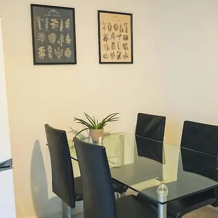 Nel Centro Di Vicino A Piazza Grande Daire *