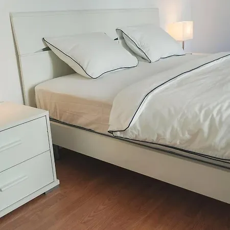 Nel Centro Di Vicino A Piazza Grande